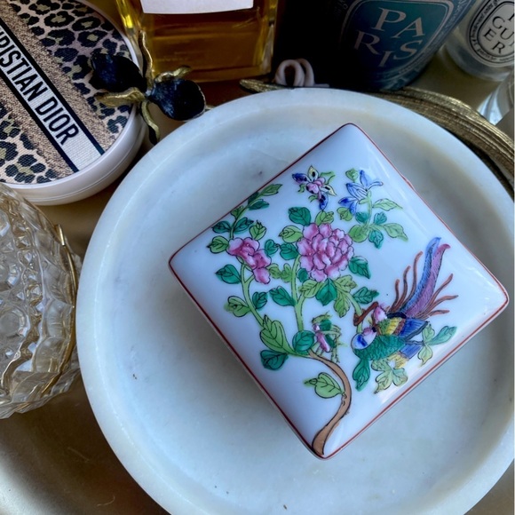 BEAUTIFUL handpainted for Neiman Marcus ceramic trinket dish with lid